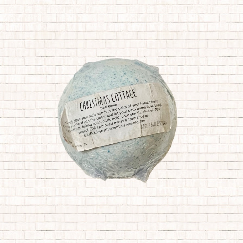 Christmas Cottage Bath Bomb NEW OBO